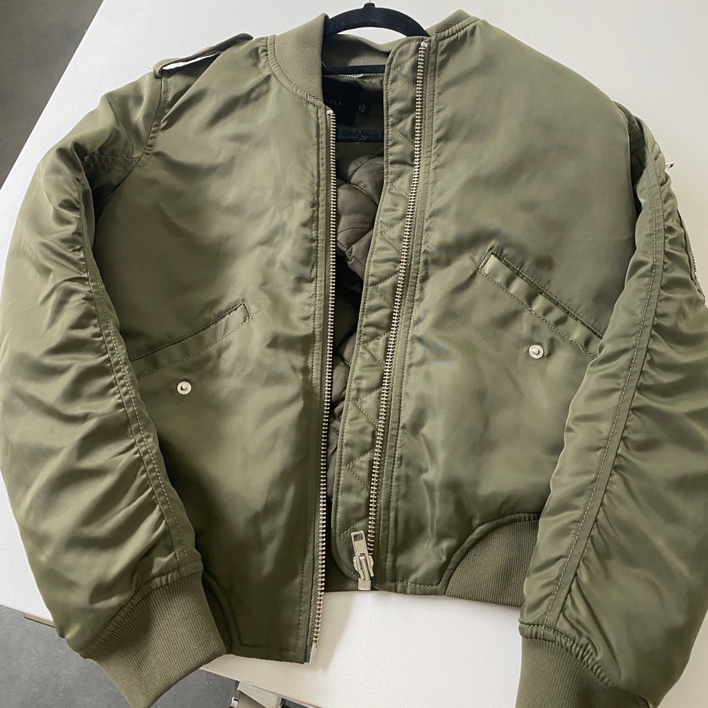 Aritzia bomber jacket coat
